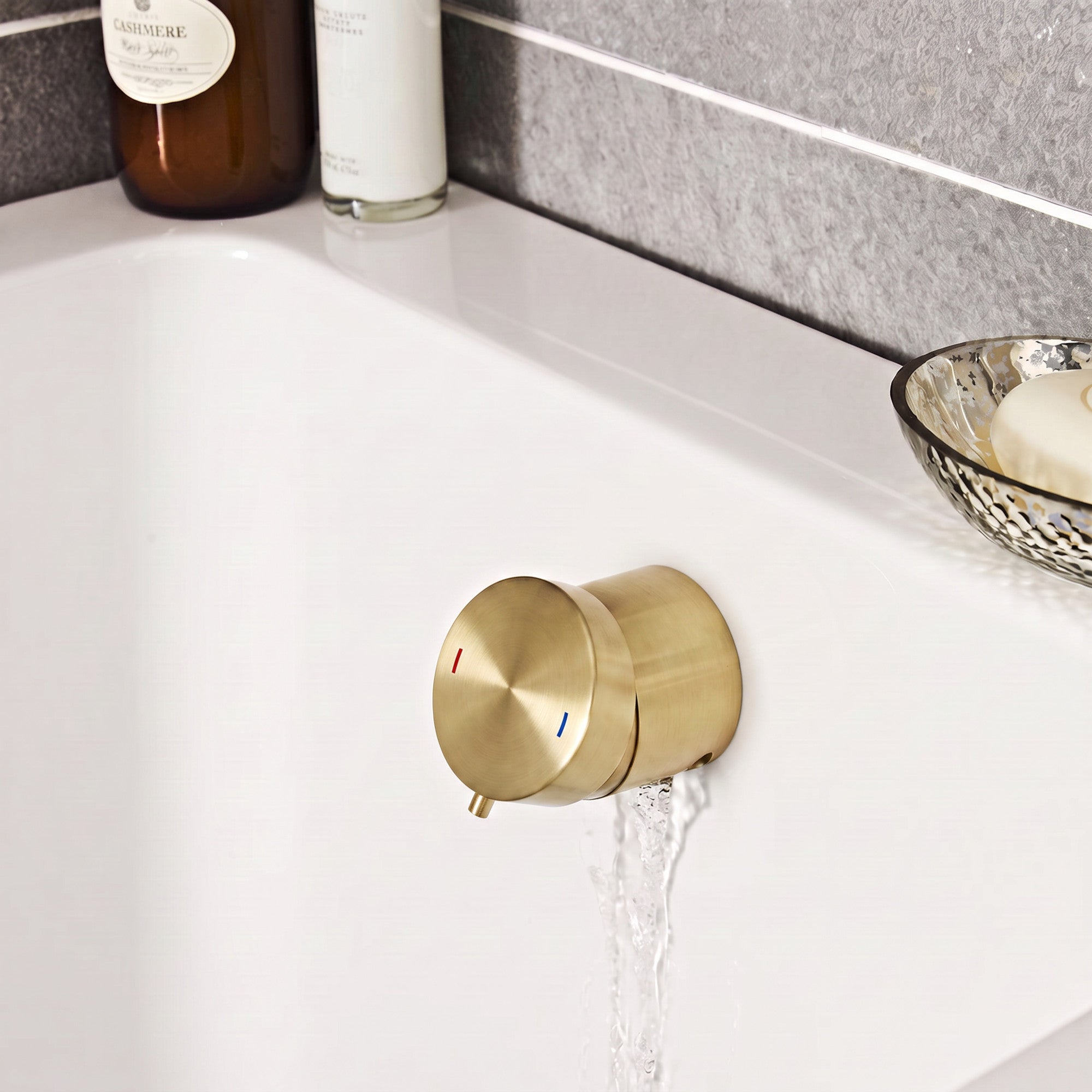 Round temperature control bath mixer filler with overflow and clicker waste - brushed brass